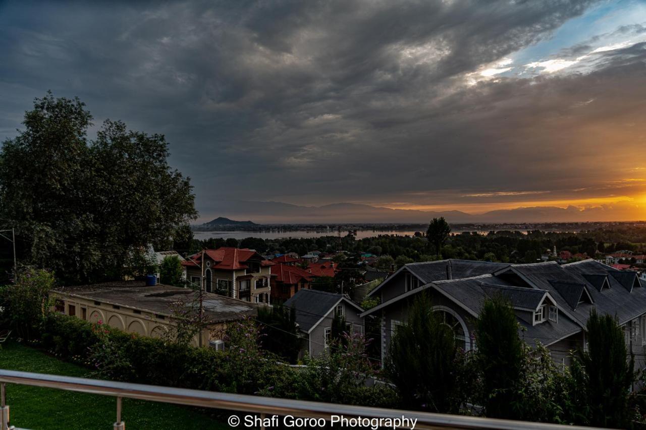 Hotel Orania Srīnagar Esterno foto