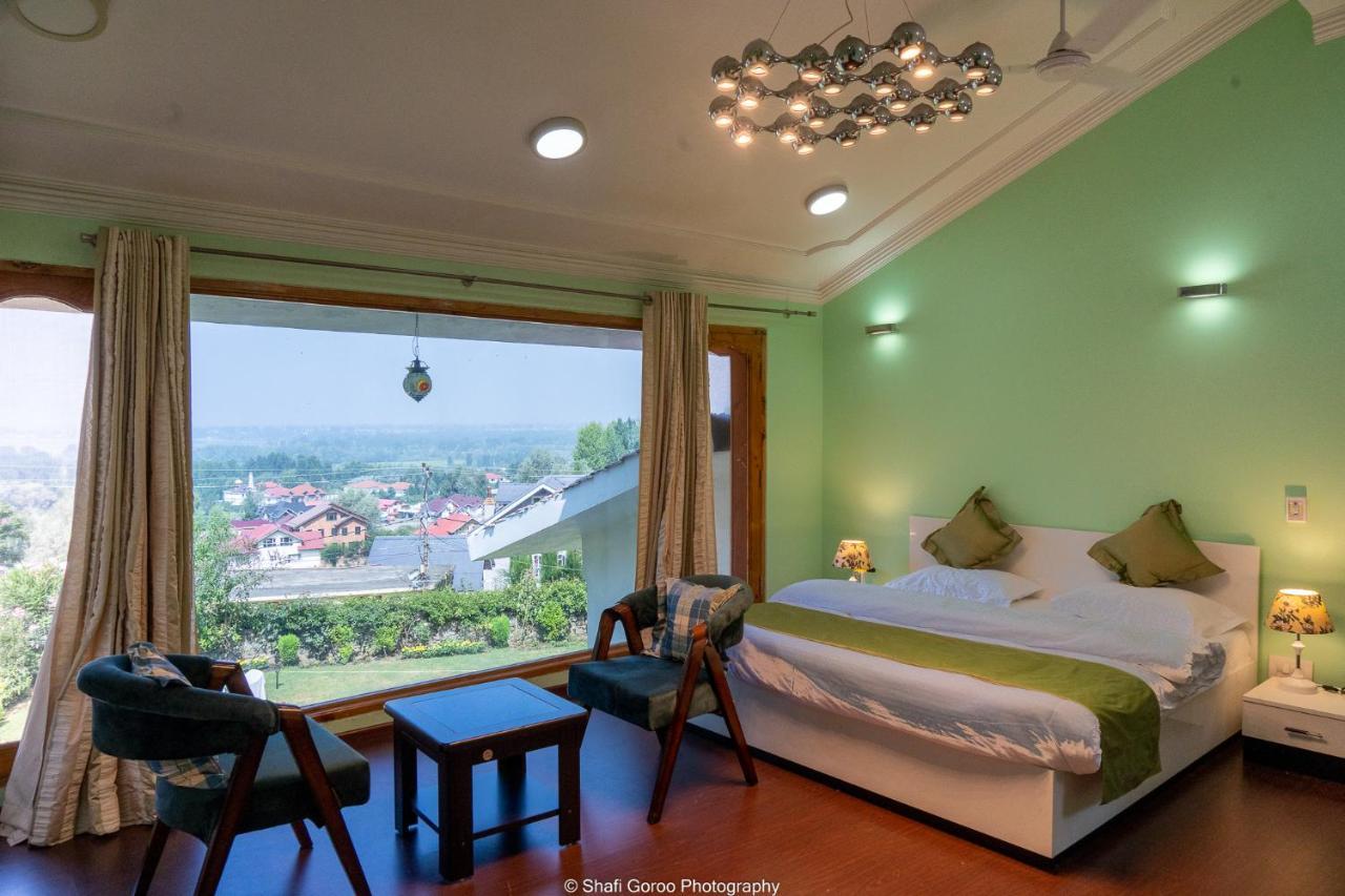 Hotel Orania Srīnagar Esterno foto