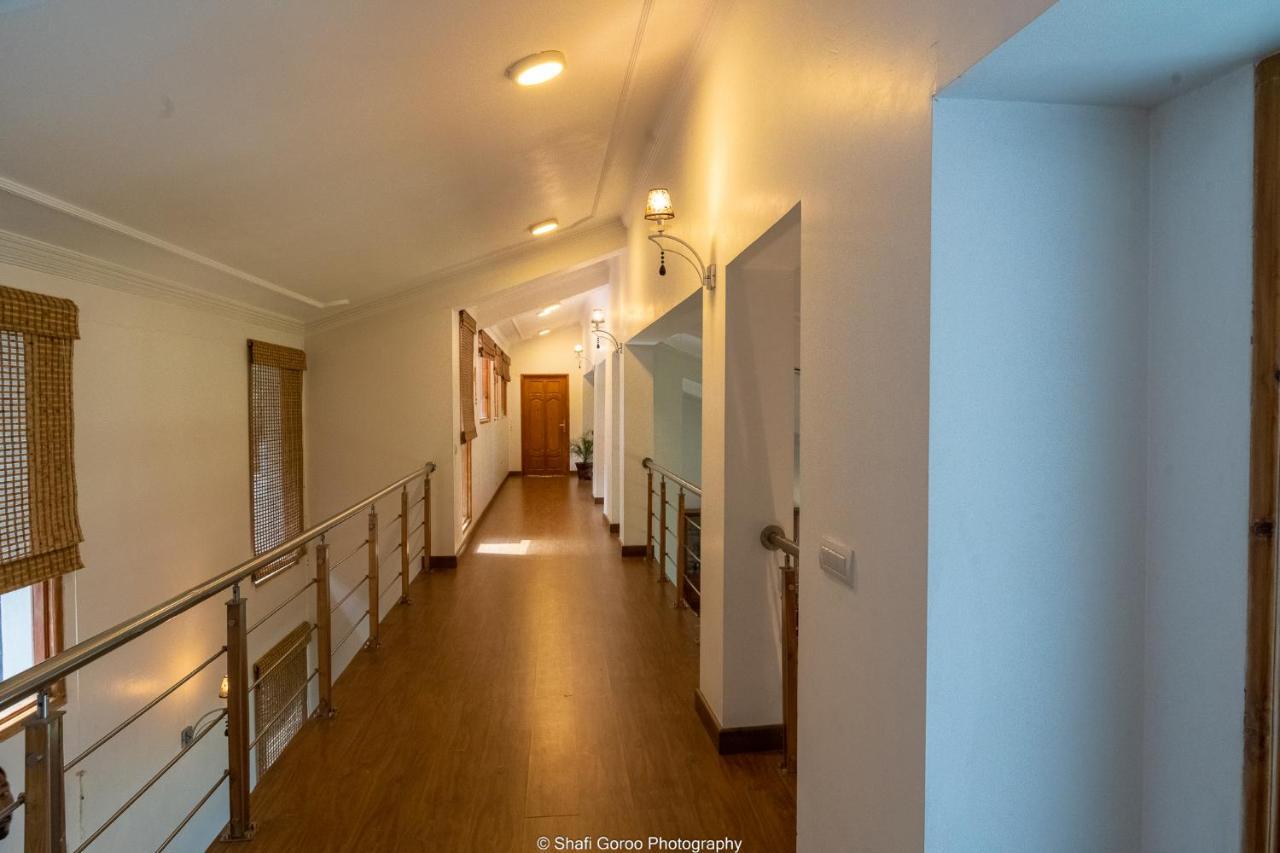 Hotel Orania Srīnagar Esterno foto